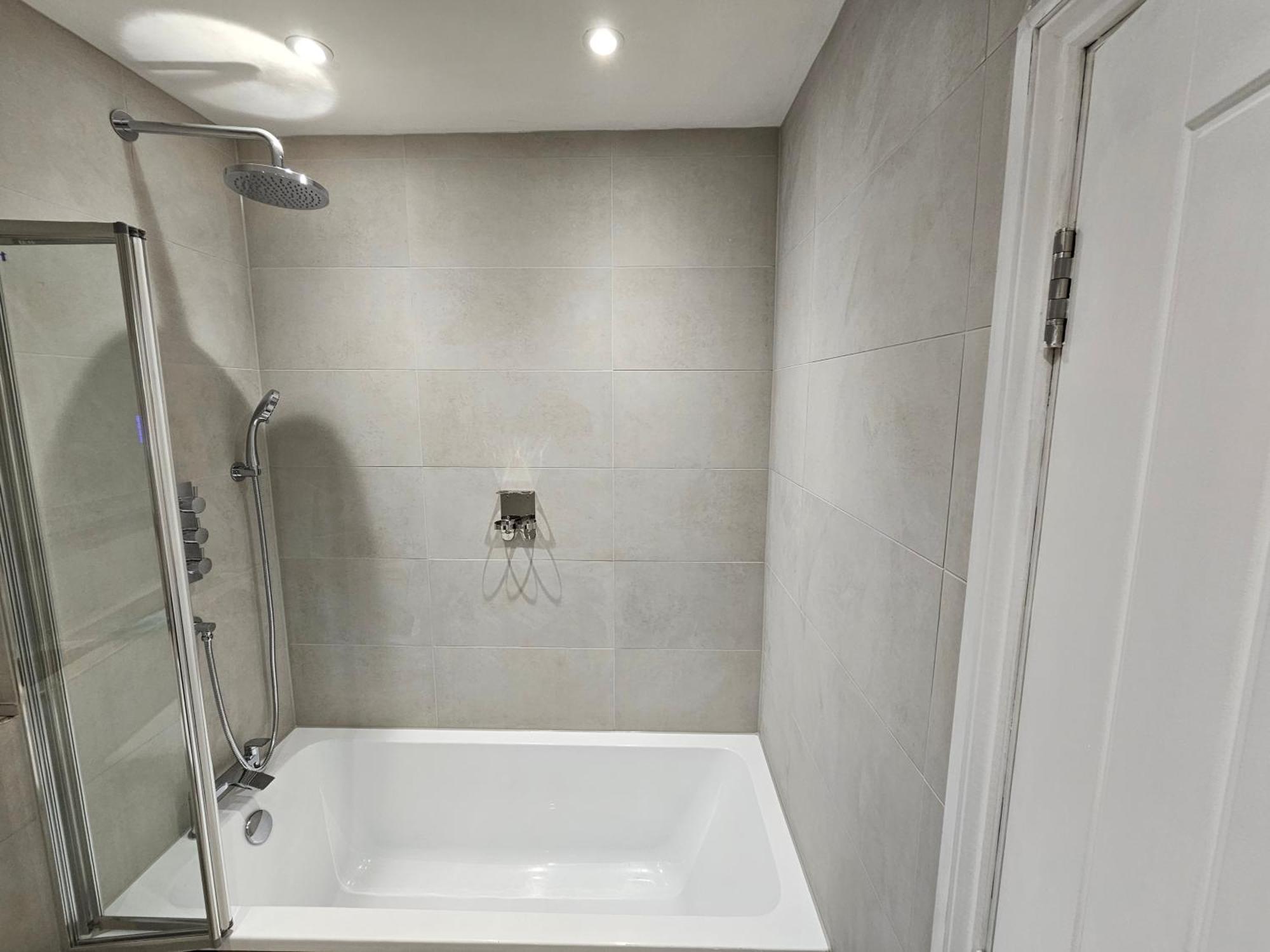 Spacious Modern 2-Bed Parking & Wi-Fi & 65"Oled Бристоль Экстерьер фото